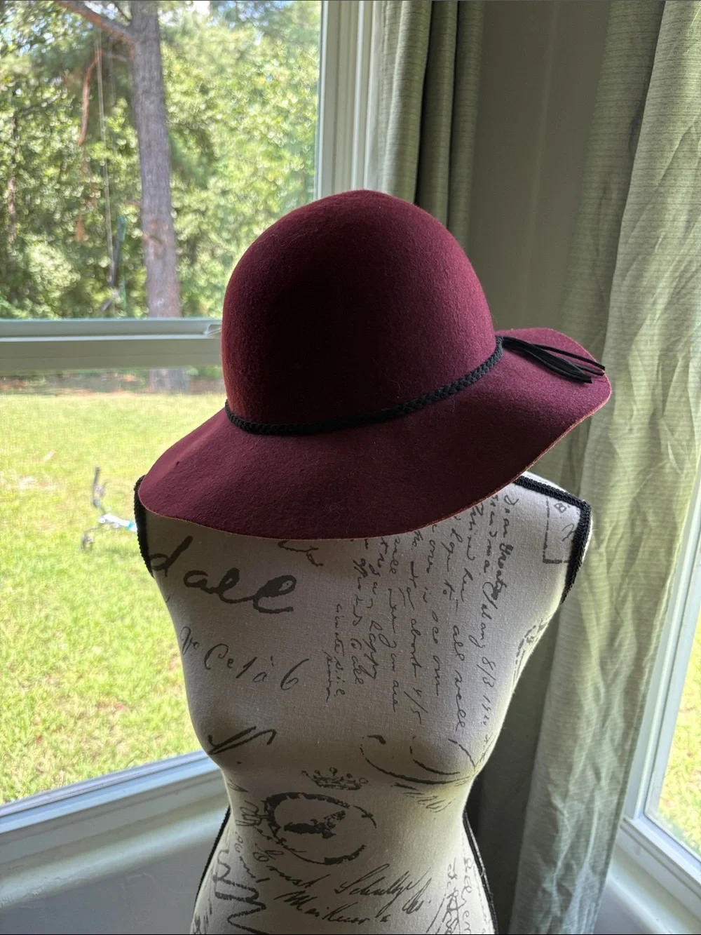 Women's Wide-Brim Wool Felt Hat - Burgundy